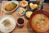 具だくさん豚汁！心温まる一皿「今週の振り返り♪豚汁ランチはとろっとトマトのロール白菜、カラフル小鉢とチーズオムレツも🐷京成青砥駅徒歩２分👣」