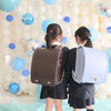 Mama＆Me.のバルーンで、入学祝いを華やかに演出✨「ご入学のお祝いに🌸ピカピカのランドセルと「お名前入りバルーン」で、門出のひとときを華やかに✨」