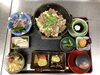 「牛すじ鍋がメインの本日の和定食ランチ」