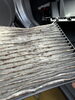 汚れきったフィルター、、、「夏が来るその前に！車内のエアコンフィルター交換・エバポ洗浄でイヤ〜な匂いとおさらば❣️風量アップ‼️」