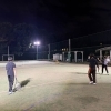 ナイターでしっかり打ち込み！ボールたっぷりの夜間レッスン風景