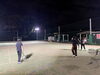 ナイター設備充実！夜でも快適プレー「ナイターでしっかり打ち込み！ボールたっぷりの夜間レッスン風景」