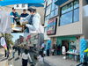 「晴天の中☀️かめありハレの日～春のまちフェス～開催中❗️こち亀記念館開館1周年を記念した特別ステージやノベルティをゲットできる楽しいイベント＆キッチンカー🚚B-Directionさんのグッズ販売など✨［3月22日（日）～16時・宮前通り］」