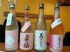 春色の心踊る日本酒たち♪「春色の日本酒、会津娘や尾瀬の雪どけ🍶✨🌸小鉢いろいろ♪日替わりおかずの豚汁定食ランチも🐷京成青砥駅徒歩2分👣」