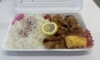 できたて！安心・安全の鶏唐揚げ「西明石おむすびカフェさんのワンコイン唐揚げ弁当が最高です！」