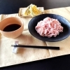 春色の自家製さくらうどん・そばと天ぷらのセット