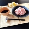春色の自家製さくらうどん・そばと天ぷらのセット