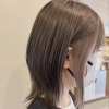 インナーカラー×レイヤーボブでつくる春のミルクティーベージュ