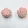 咲く桜と蕾をかたどった春の上生菓子のご案内