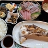 鯛カマの塩焼き＋刺身盛り合わせ定食のご紹介　2600円（税込）
