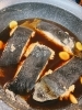 味しみしみ！魚の煮付け「甘じょっぱい煮汁が香る、子持ちカレイとサバ味噌の夜🐟」