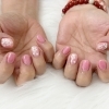 桜が咲く春のピンクネイル