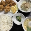 本日の日替わりランチは唐揚げ定食です