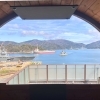 春の舞鶴湾を進む練習艦隊。UMIZETSUだけの“特別な朝”体験🌊