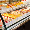 新鮮フルーツたっぷり彩り豊か「今月も生ケーキ&デコレーションケーキ好評販売中です。」