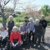 春の桜を眺めながら、屋外散歩を楽しみました