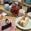 いちごを飾った本日のケーキでカフェタイム