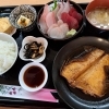 北海道産カレイの煮付け＋刺身盛り合わせ定食のご紹介　2700円（税込）