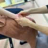 ママのイライラや不安をふわっとほどく、オールハンドと“幸せホルモン”の関係