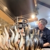 職人が遠火強火で焼き上げる原始焼きの裏側