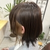 耳かけで映えるイヤリングカラー×ナチュラルくびれボブ