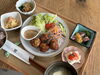 畑の恵みを知る絶品ランチ「本日からメイン変更・五目さつま揚げランチプレート」