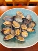 大粒あさりの酒蒸し「大粒あさりの酒蒸しと沖縄もずく酢、できました🐚」