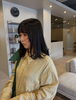 ひとりの時間を大切にする贅沢ヘアサロン「地毛に戻していく黒髪カラー×顔まわりレイヤーで、やわらか印象に」