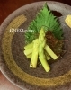 季節を味わう、目も舌も喜ぶ一品「国産アスパラ旨出汁ジュレ掛け　900円」