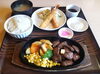 サイコロヘレステーキ&エビフライ定食「さらに美味しくなった✨お昼の定食のご紹介🤤」