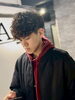 「ルーズパーマでつくる、力の抜けた“濡れ質感ショート”」