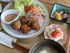 季節の採れたて野菜を堪能「五目さつま揚げランチプレートで春の味わいを」