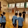 地域ランニングクラブチームでストレッチ指導