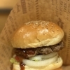 バーガーを自分好みに！トッピングメニューのご紹介