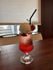 ハレカフェでくつろぎタイムを「4月限定・いちごとクリームチーズのクリームソーダ」