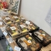 ご予約でプラスチック容器もOK・木箱中心のお弁当づくり