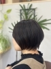 再現性の高い丁寧なショートカット「丸み×すっきり襟足でつくる、大人ショートスタイル」