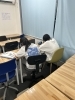授業終わりに宿題をする中2I&S「同じ目線に立ってみないと分からないこと」