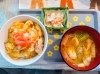 本日のまんぷくご飯「親子丼とあおさたっぷりお味噌汁」