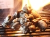 「炭の香りがたまらない！鶏もも肉いぶし焼き」