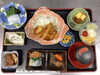 「白身魚フライとイカのお刺身の本日の和定食ランチ」