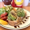 ランチにおすすめ！アボカドトーストプレートのご紹介