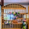 「うたたねカフェ　さくらの湯」様に造花アレンジを展示しています
