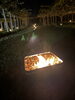 「梨を霜から守る夜の畑―防霜対策ー」