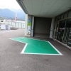 自動車販売店エントランスの床面マーキングを更新しました