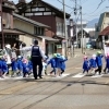 交通安全教室で横断歩道の渡り方を学びました