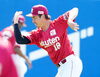 試合前の体操をする前田健太選手「ゴールデンウィーク中の運動でケガを防ぐために」