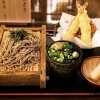 黄身と特製コロつゆで味わう！ざる蕎麦と天ぷらセット