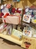 「5階おしごとカフェ内のレンタルギャラリーでは母の日オススメ品を展示しております」