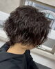 「サーフカールでつくる、濡れ質感ミディアムショート」